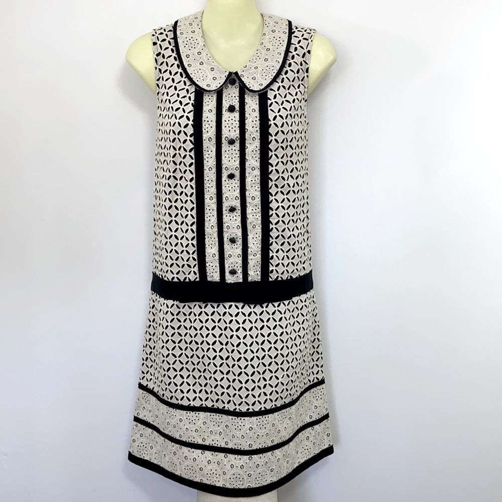 Elegant Black and White Sleeveless Dress